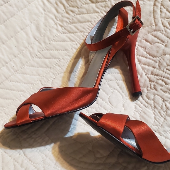 BCBG Red Heels - Picture 3 of 6